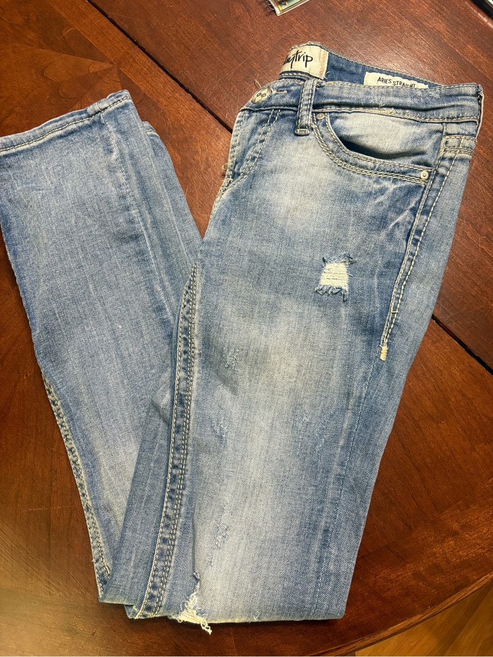 Daytrip Aries Straight Light Blue Distressed Women's Jeans
